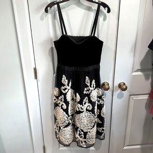 Nanette Laporte Dress with velvet bodice and tulle skirt. Size 6.